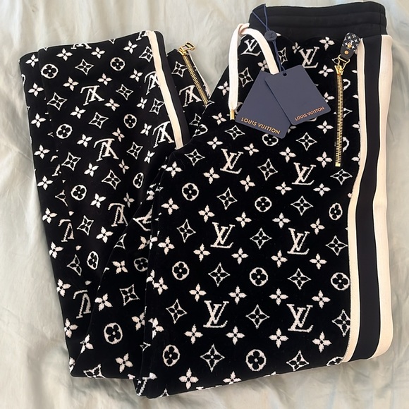 LVMonogram toweling/velour traveling Jogging Pants with zippers on bottoms / box - Picture 1 of 15